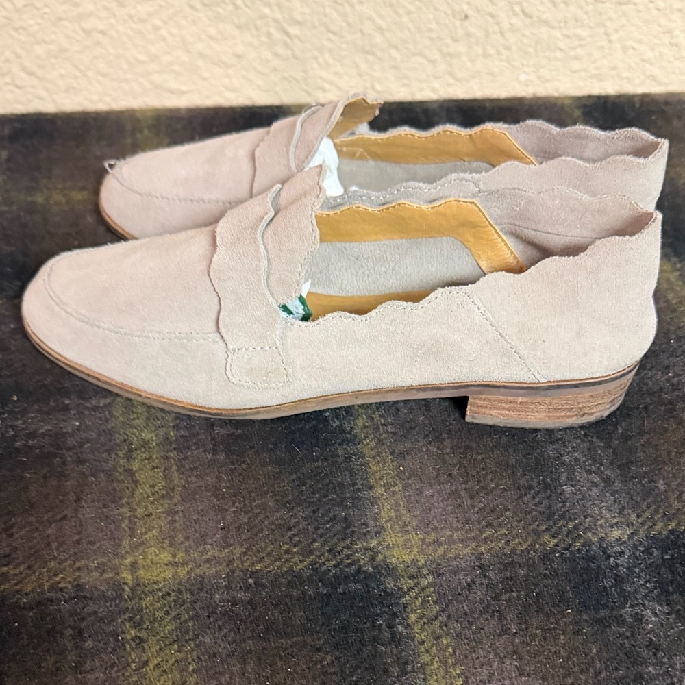 4/$15 Lucky Brand Suede Loafers - Cream - Picture 3 of 7